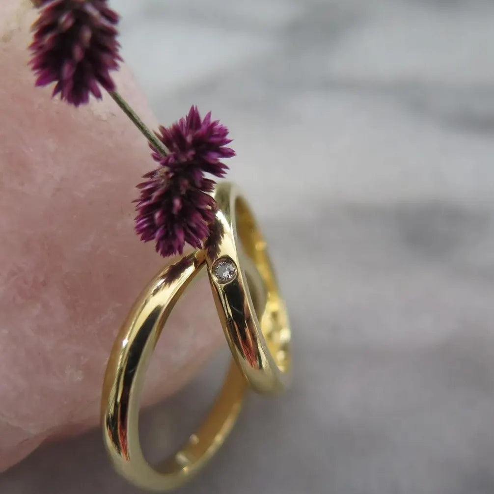 Argollas Inglesas con Brillante