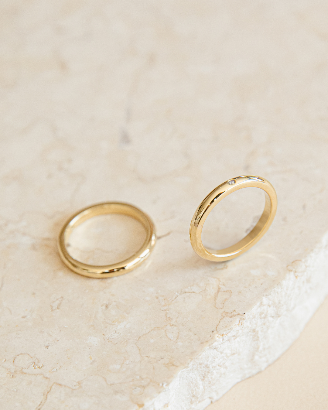 Argollas Inglesas con Brillante